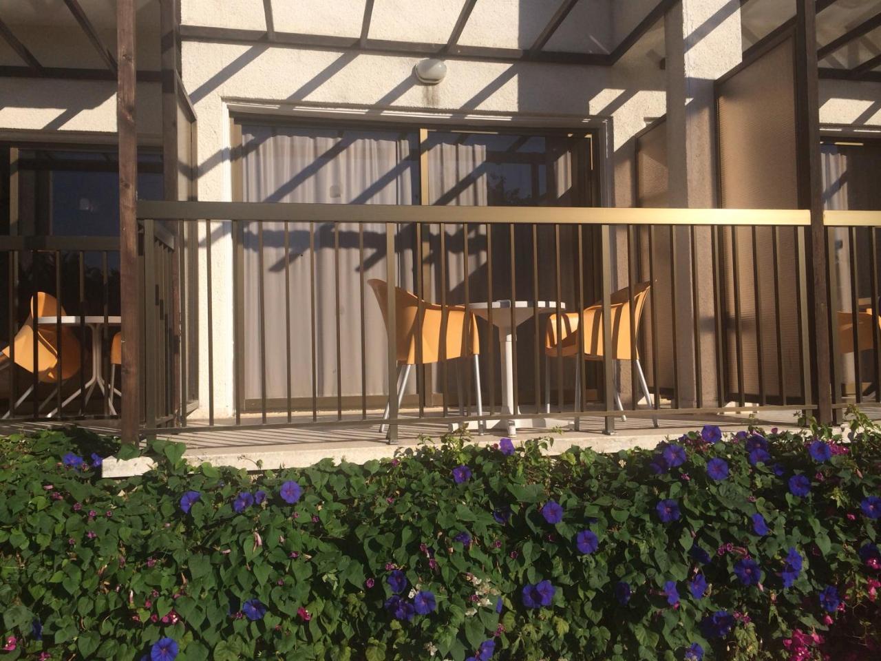 الشقق الفندقية بافوسفي  Kings Annex المظهر الخارجي الصورة
